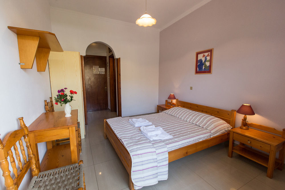 Filoxenia Apartments 2 Palaiochora Exterior foto